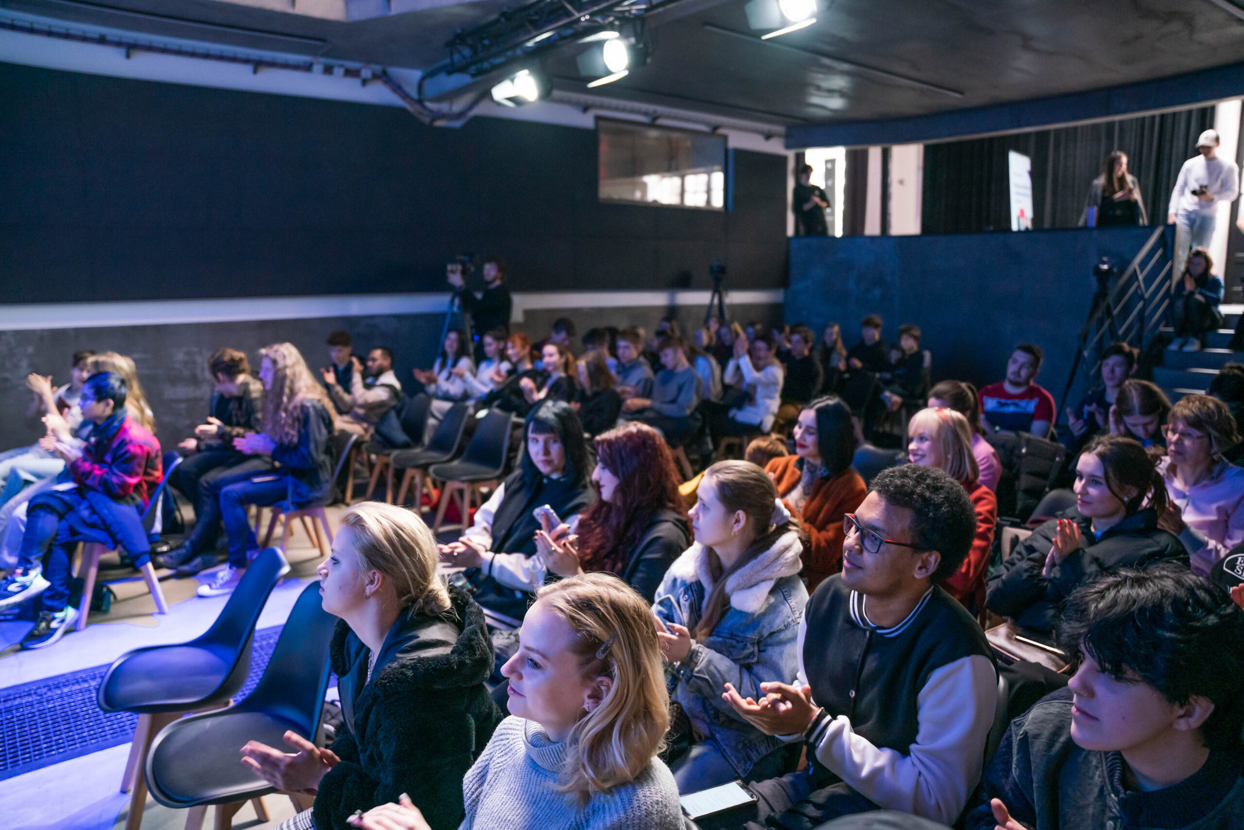 Studenti v Next Zone